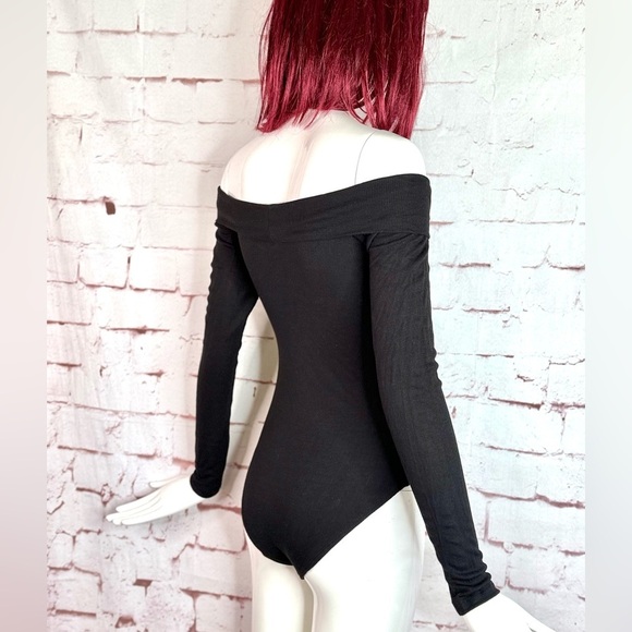 MATERIAL GIRL Bodysuit Black Off Shoulder Portrait Neckline Ribbed Stretch M NWT - Picture 4 of 12